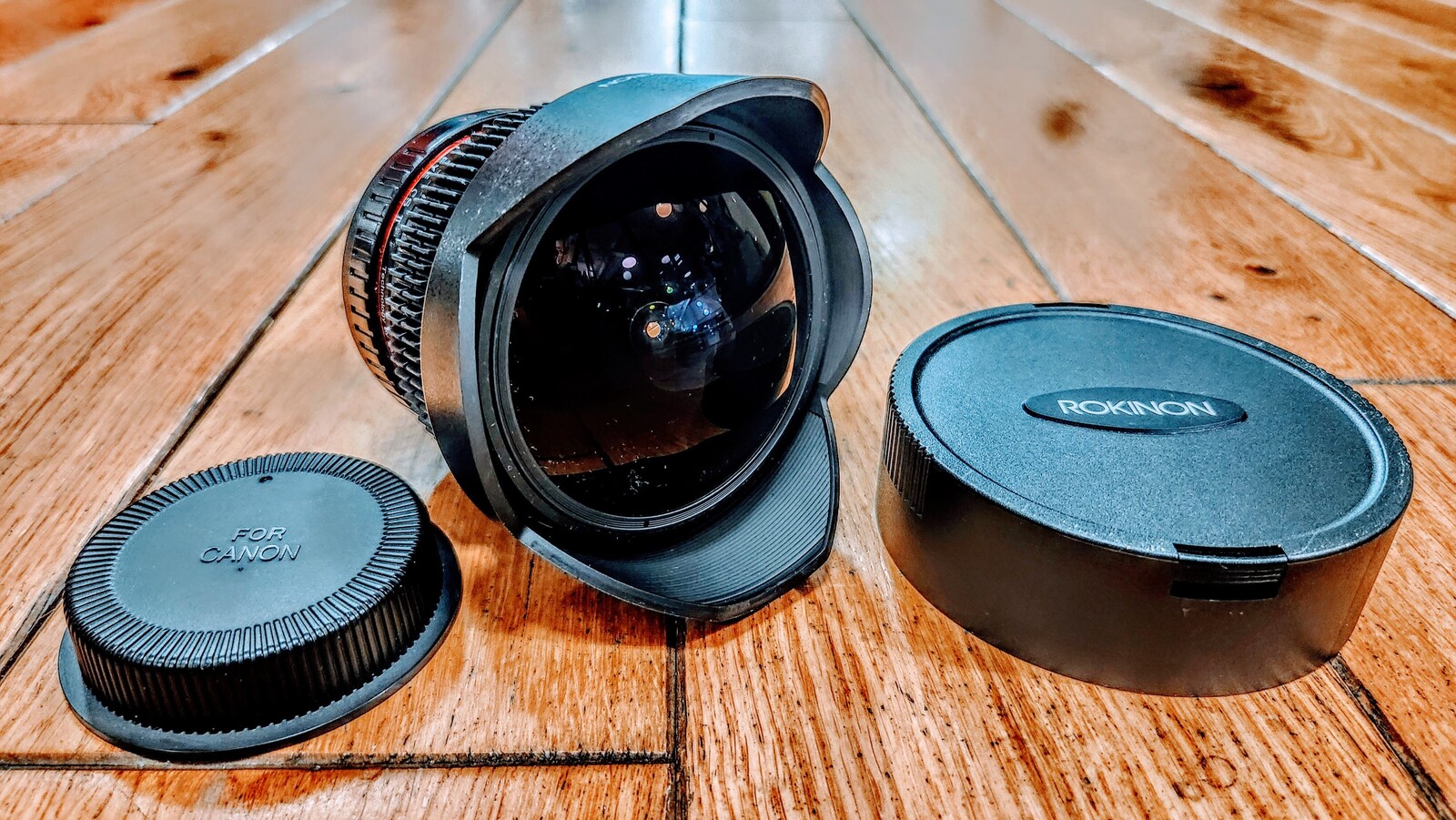 Canon EOS R6 + 50mm f1.8 RF + Batteries/128GB Cards Camera & Lens